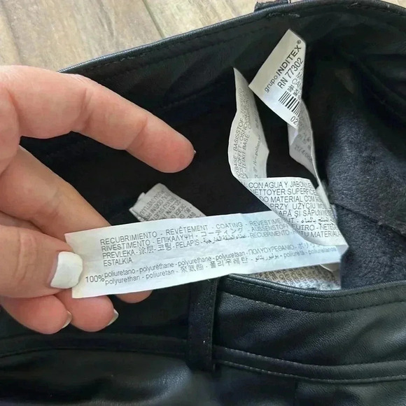 NEW Zara Black Faux Leather Pants Blogger Favorite Ankle Zip Sz L - Picture 7 of 10